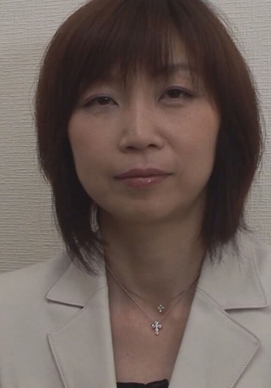 熟女系風俗で働くキレイ目バツイチさん！これぞ本物と言わんばかりの絶品技を披露したら吸い付くような肉壺で肉棒を刺激して生中出し！