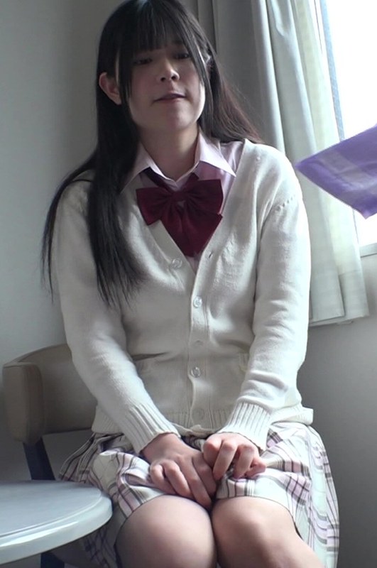 おとなしい女〇〇生が顔をゆがめる強引セックス