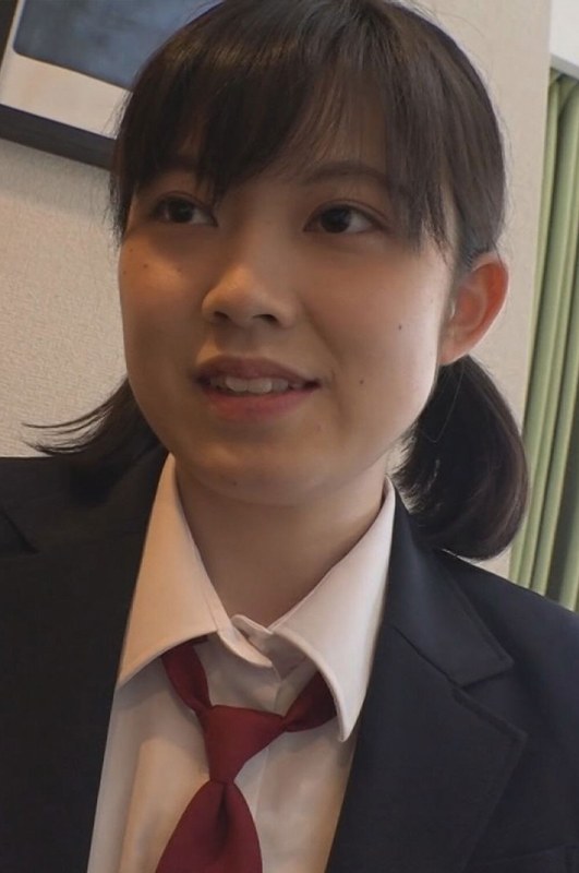 未開発の膣に大人の肉棒をメリメリ挿入！